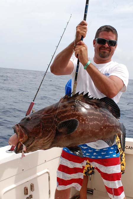 ᐉ Bottom Fishing Cancun and Isla Mujeres (2024 rates)